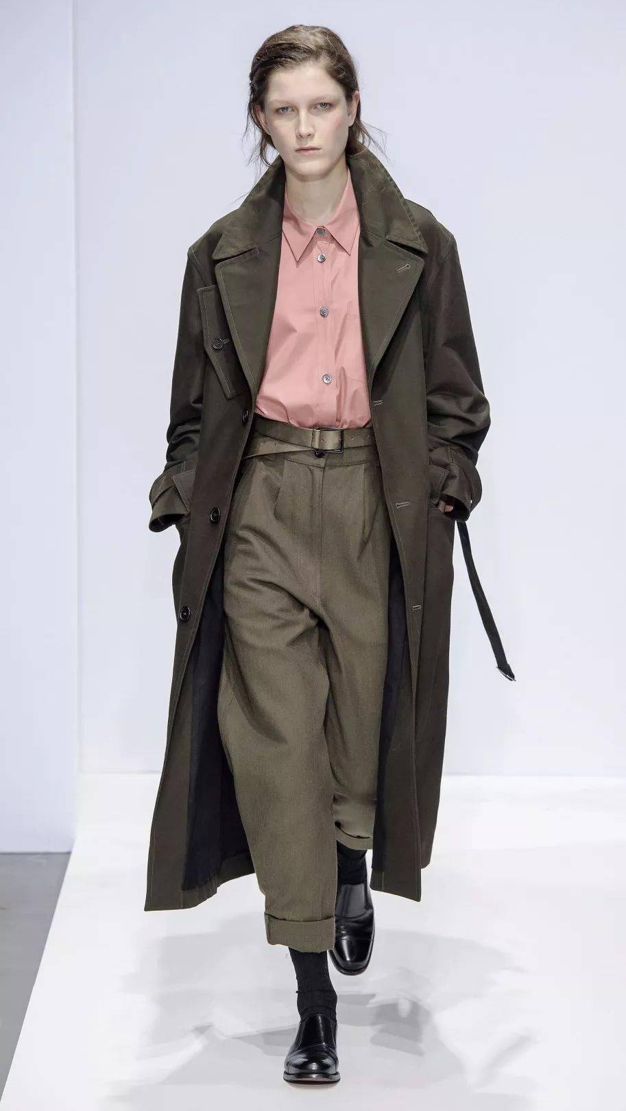 整体 今年秋冬“九分穿衣法”火了!不仅时髦,还更显高、显瘦!