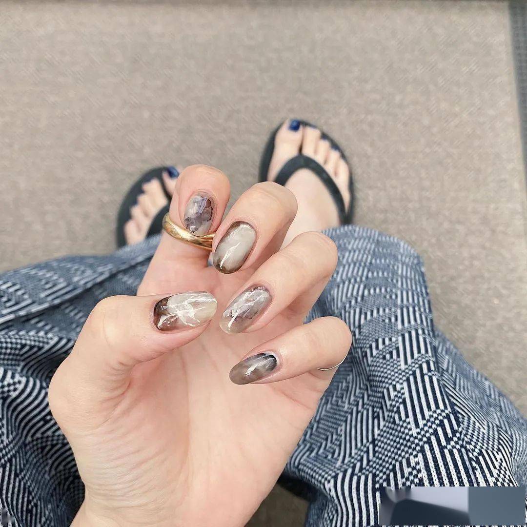 姐妹被姐妹轮流夸的美甲长这样~
