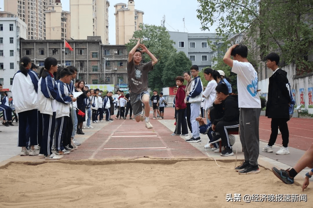 临川七中图片