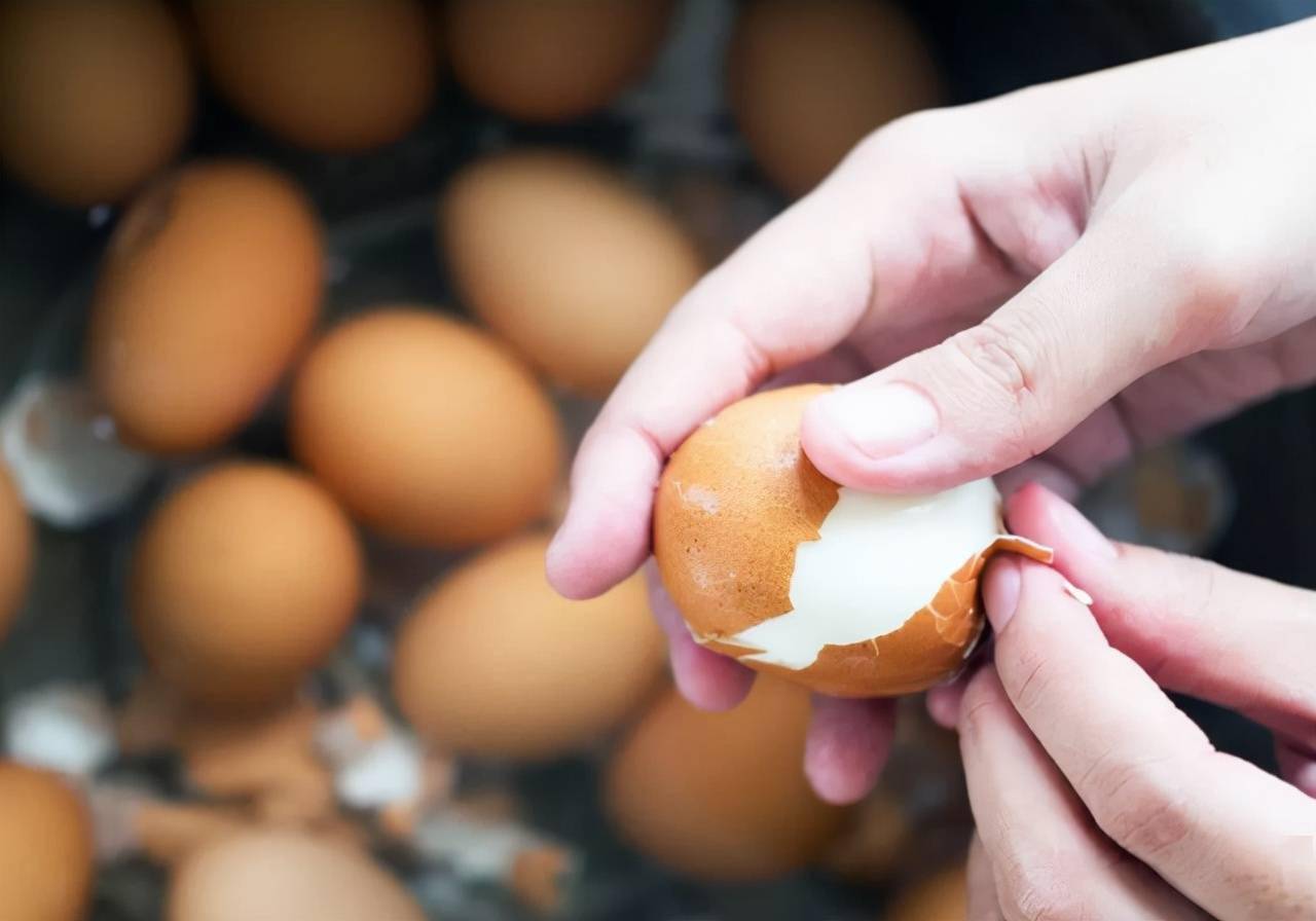 每天吃鸡蛋对"血压"好不好?医生:若想血压稳定,4物需少碰