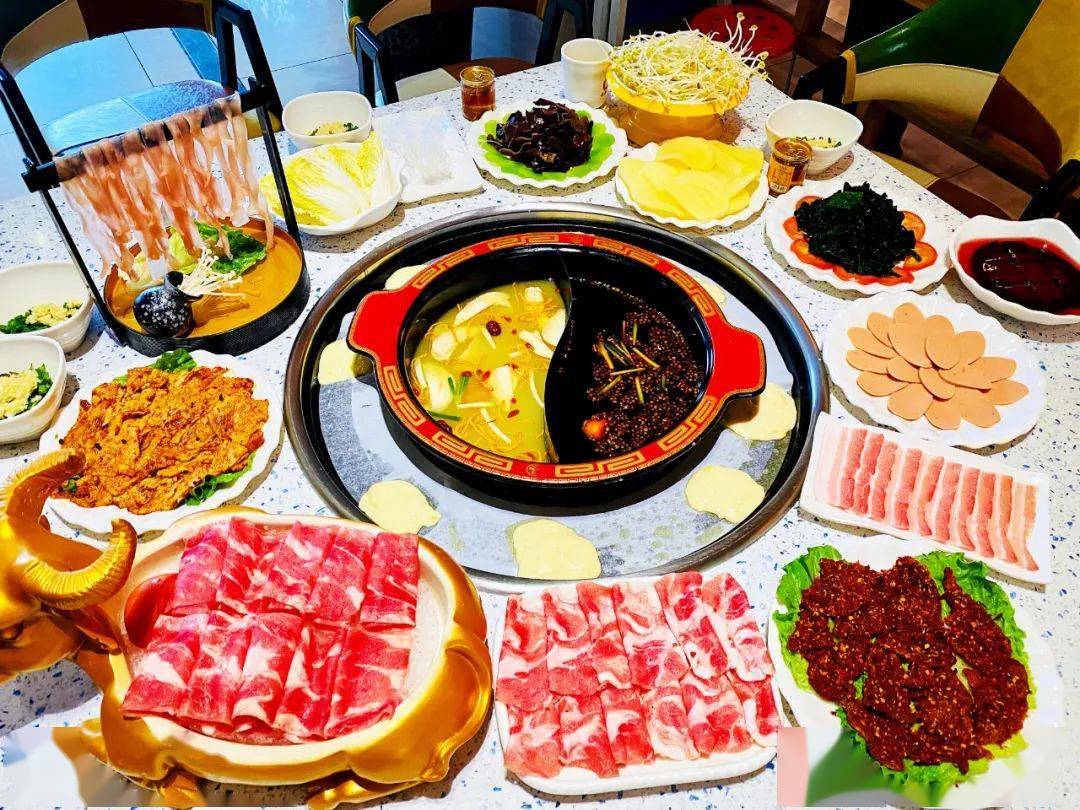 大面龙城大道88元购门市价253元麻辣乾坤火锅烤肉套餐麻辣牛肉澳洲