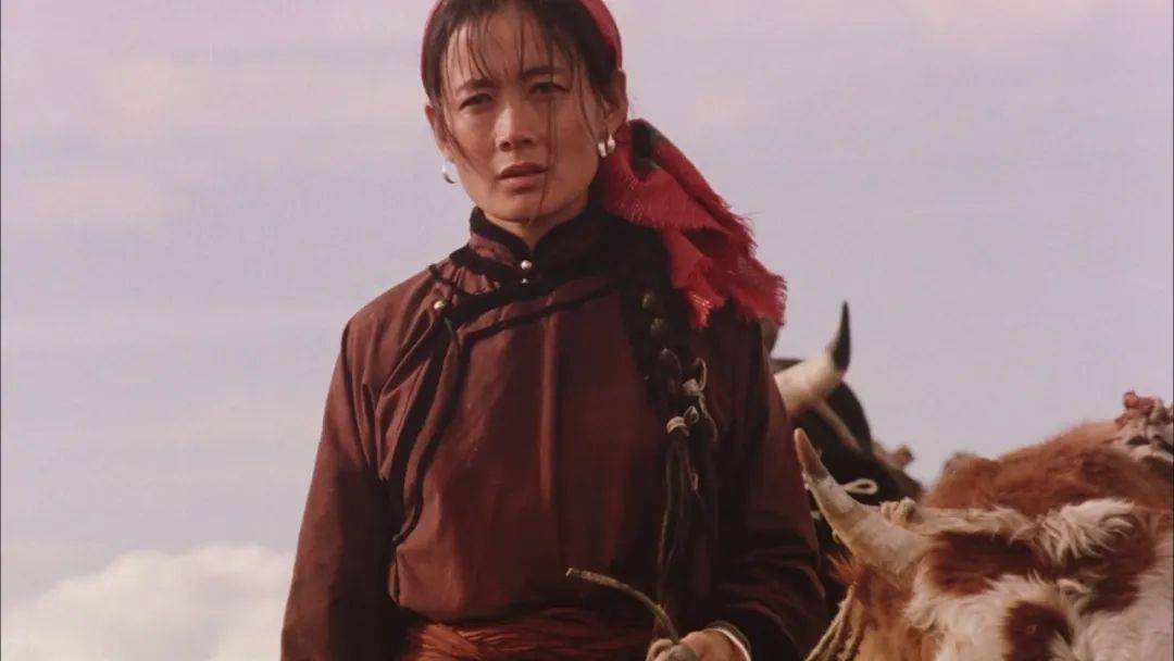 中的娜仁花在这部少数民族题材电影中,蒙古族少女娜仁花第一次与电影