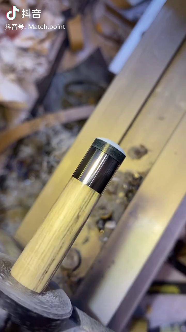 台球桌球台球杆维修工欲善其事必先利其器你的球杆还好吗