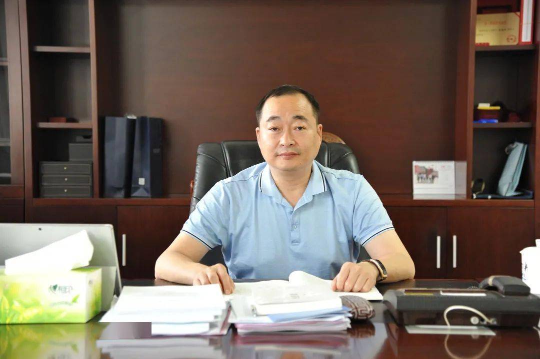 我读党史给你听我爱这土地朗读者曾垂刚