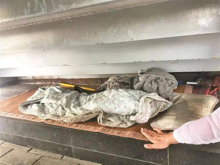 深圳福田天桥下的男子竟是走失了18年的他