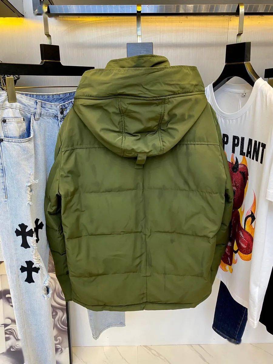 加拿大鹅,21s秋冬款羽绒服,多色可选,优选防水羽绒面料,90白鸭绒填充
