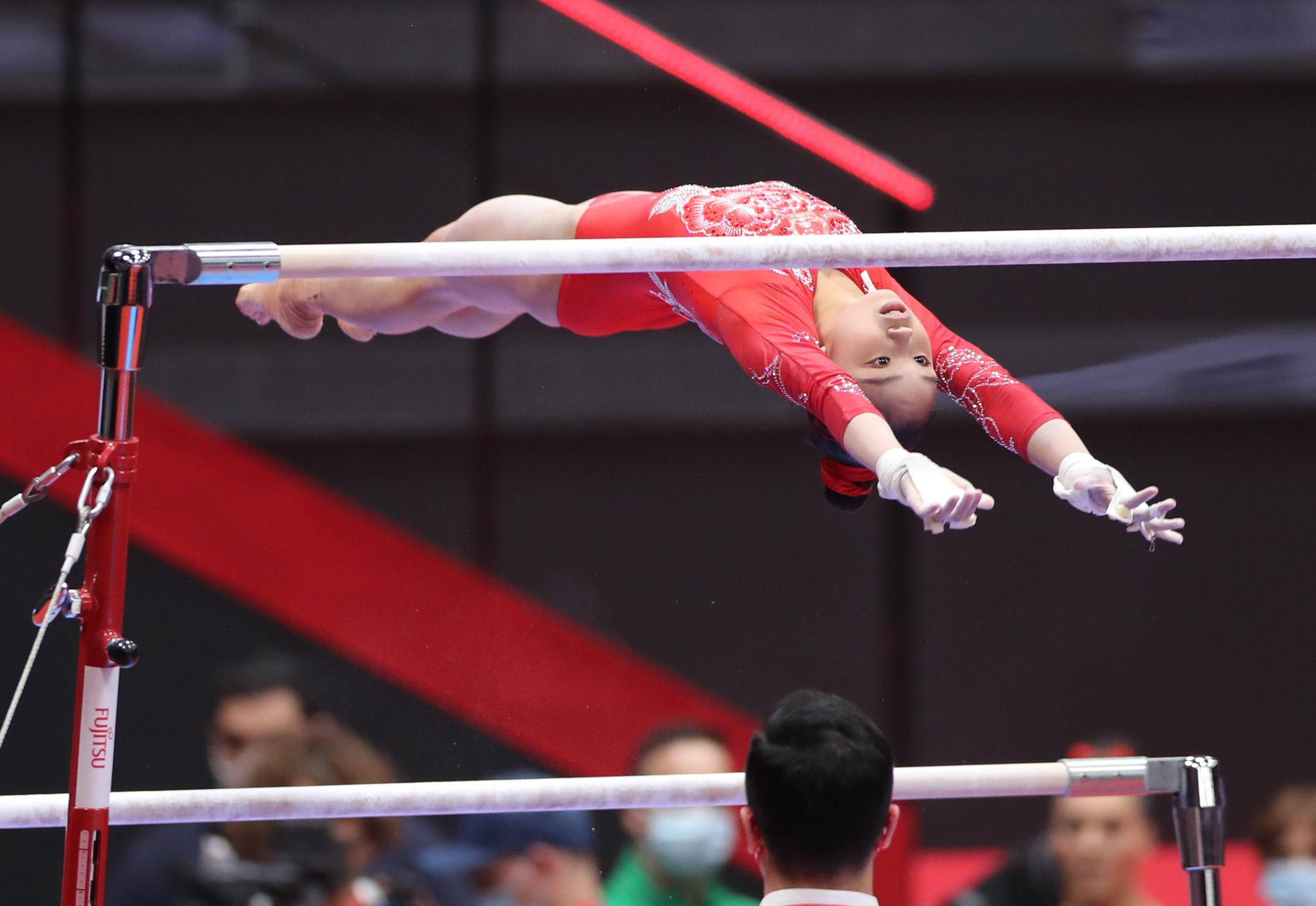 体操世锦赛高低杠决赛罗蕊获季军