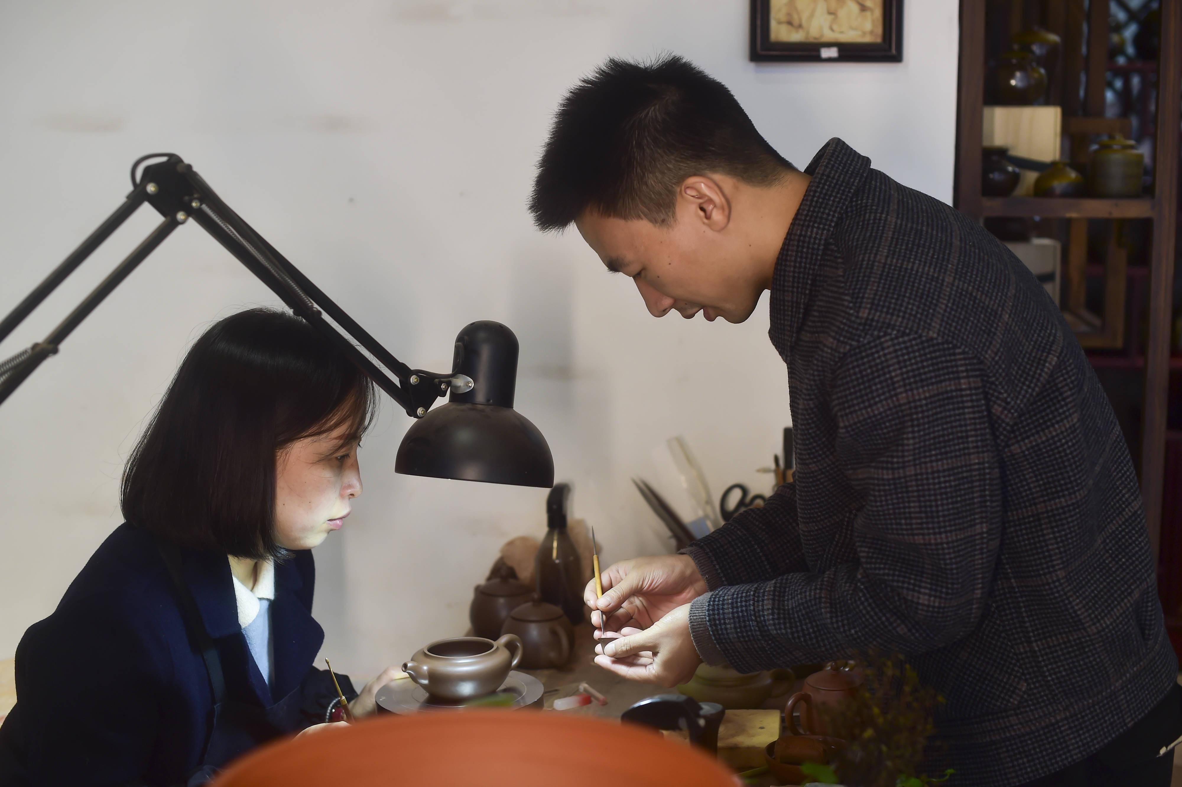 技艺|“90后”吕继成：给荣昌陶注入新活力