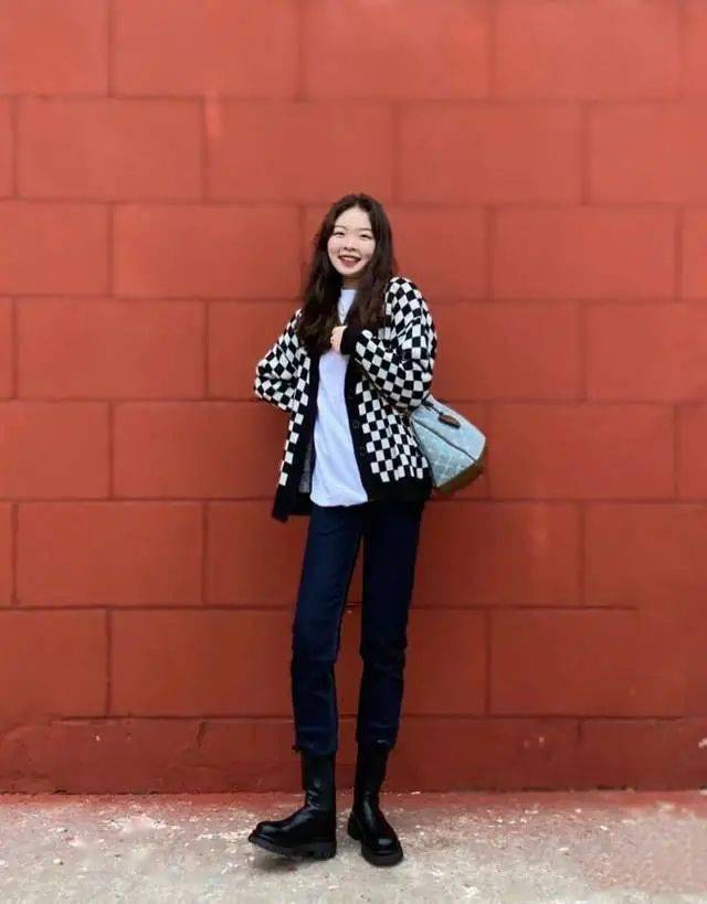 小个子 入秋穿什么鞋？今年流行这双“低跟靴”，时髦显腿长，小个子必备！