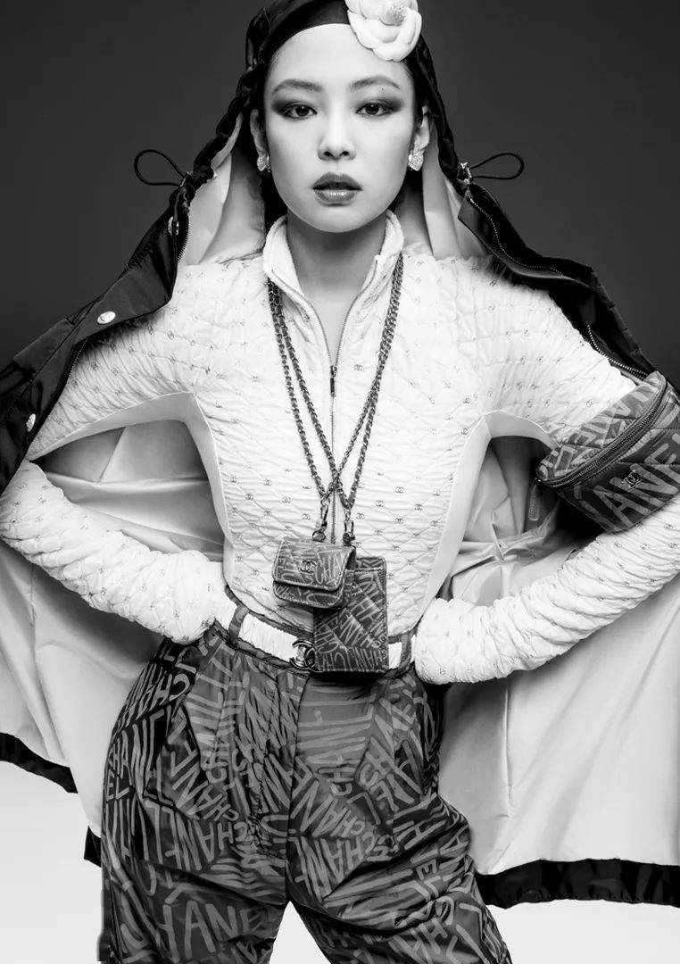 冬日 金智妮拍摄香奈儿CHANEL COCO NEIGE高级成衣广告