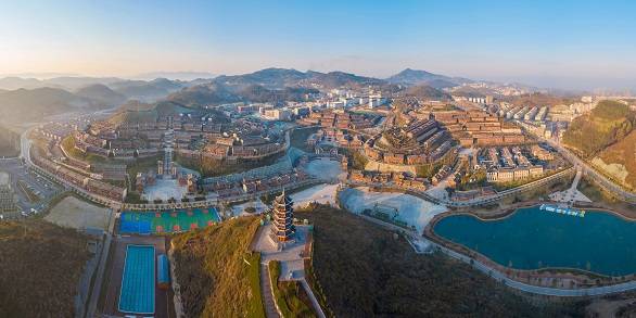 晴隆:山城曲径变坦途 城乡面貌焕然一新_晴隆县