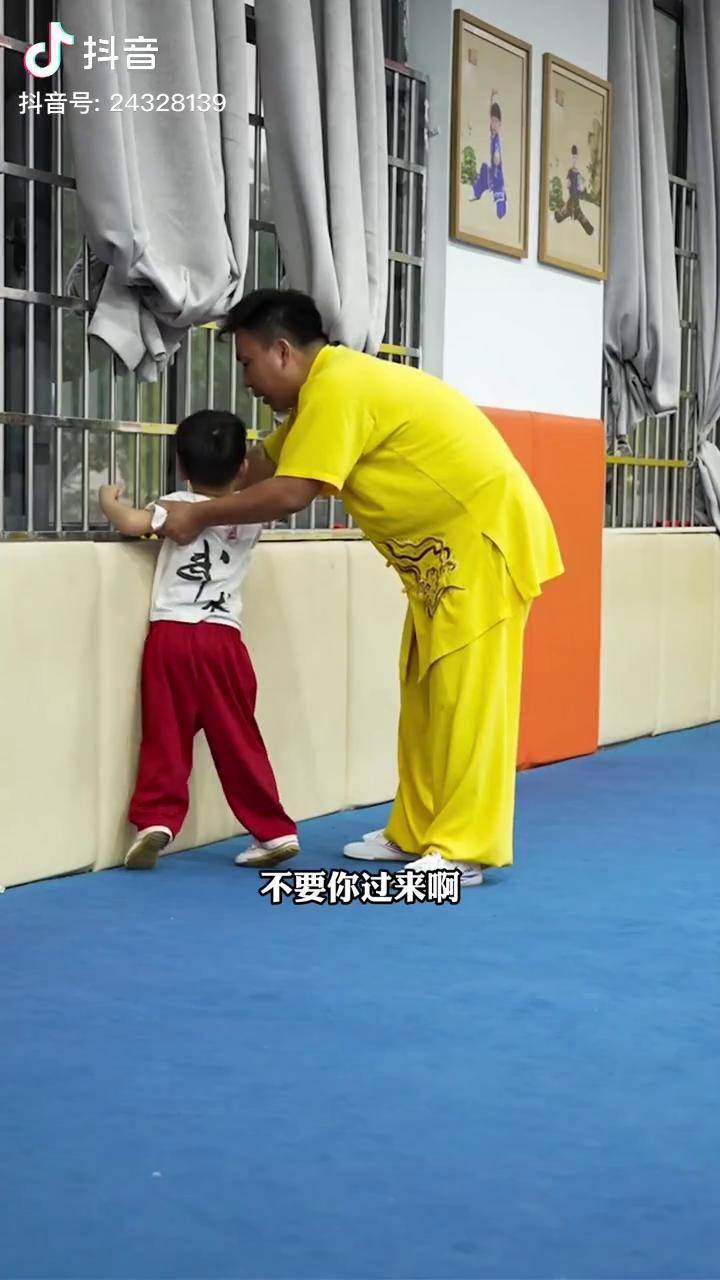 把教练和孩子们忘记了今天找到了库存不知道大家是否还记得他暮登武苑