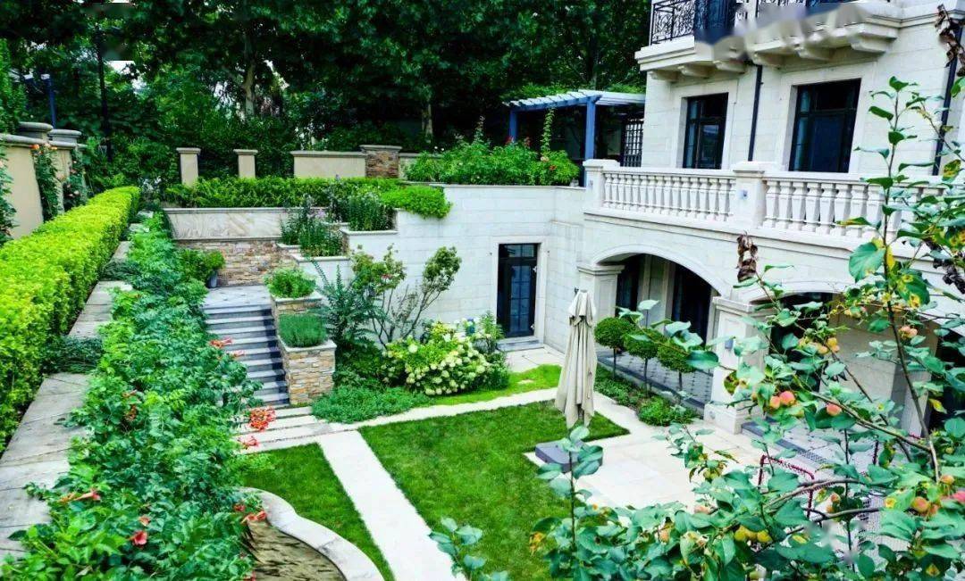 发现了很多问题,园内观赏点少,没有逐级移景的效果,花园的整体设计