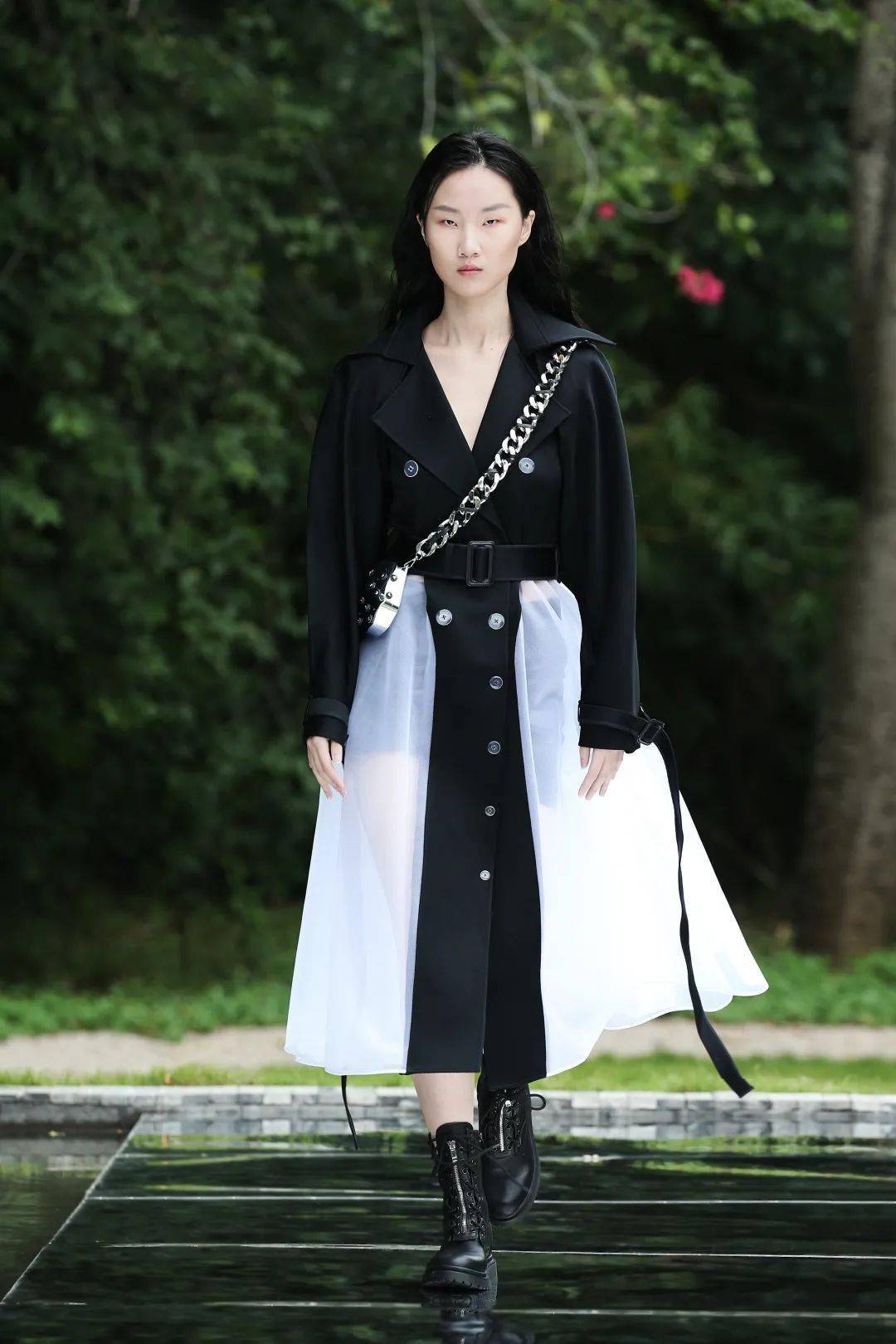 服装 S/S2022深圳时装周|DAY4:别样角度,诠释「型」之烂漫