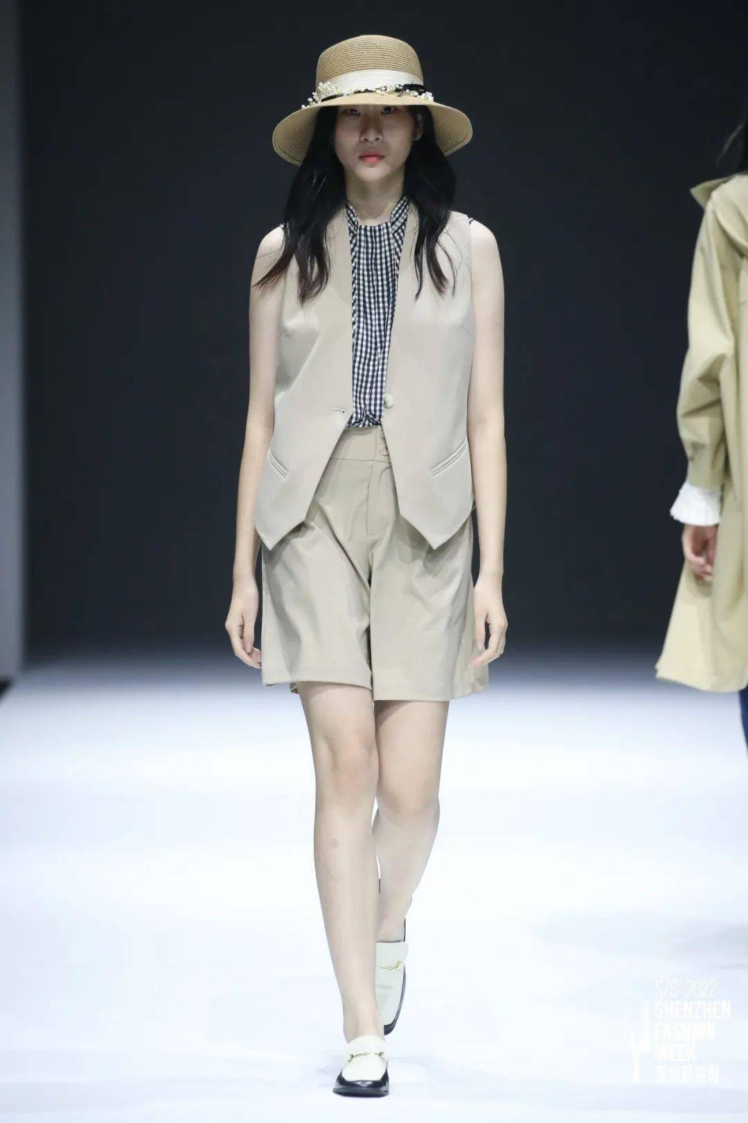 服装 S/S2022深圳时装周｜DAY4：别样角度，诠释「型」之烂漫