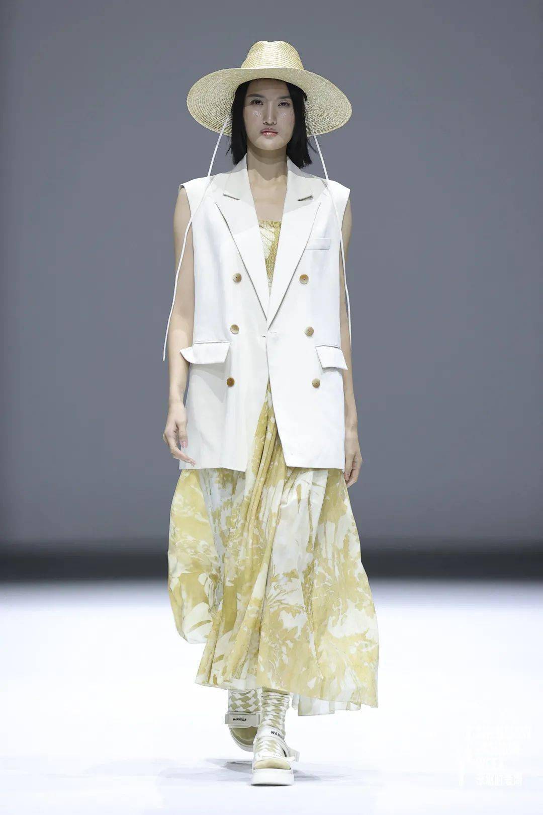 服装 S/S2022深圳时装周｜DAY4：别样角度，诠释「型」之烂漫