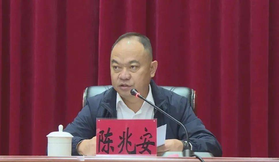 重点项目杨建忠强调合力攻坚抢抓机遇以攻城拔寨决心和信心做实城乡