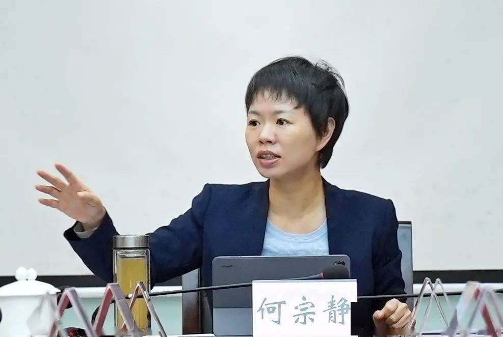 何宗静指出,疫情防控工作容不得半点马虎,各部门社区在思想上要高度重