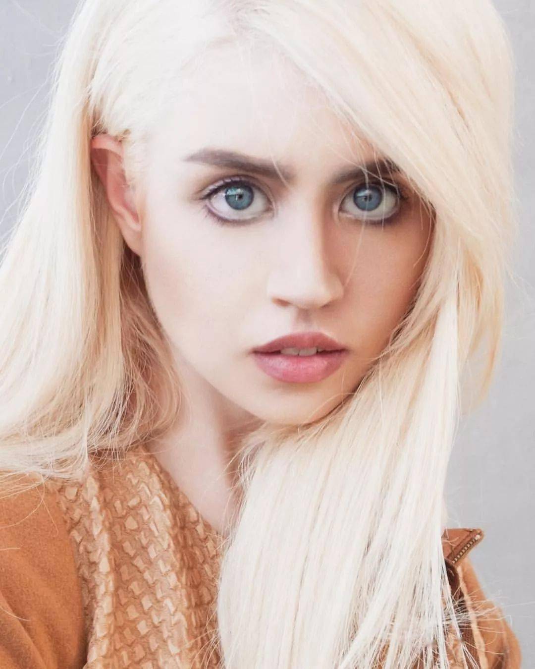 全美超模》的她结婚了,古怪气质把结婚照拍成恐怖片既视感…_allison