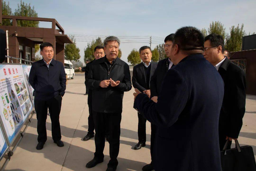 河南省供销社监事会主任王建民到我县供销合作社调研三位一体综合合作