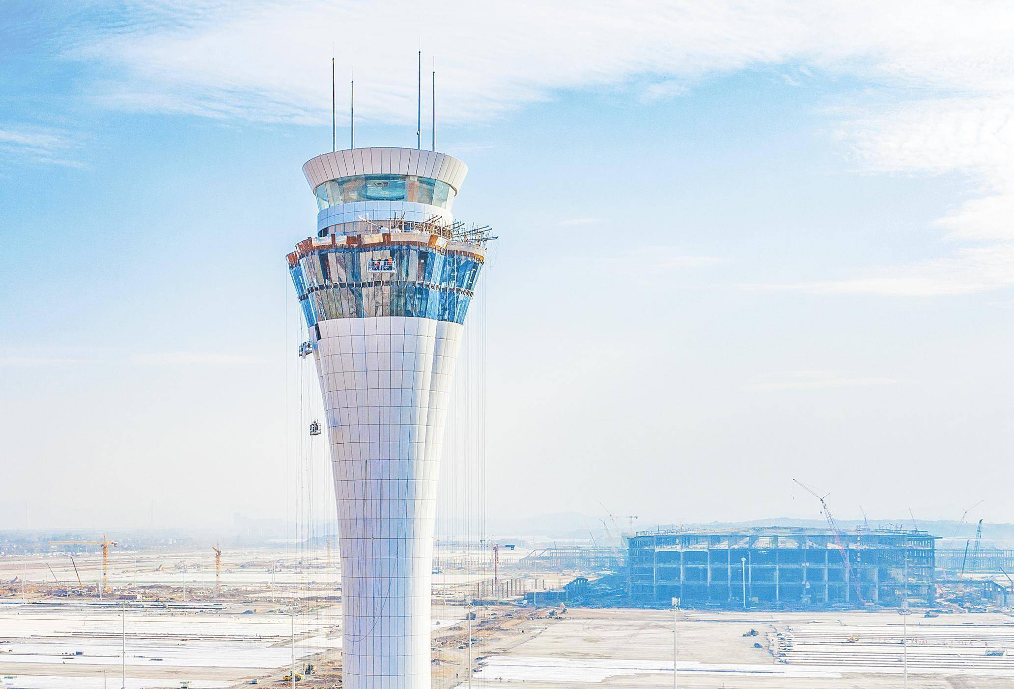 鄂州花湖机场空管塔台工程收尾