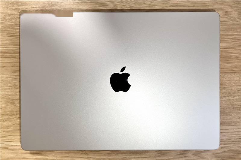 关苹果|搭载了 M1 Max 的 16 英寸 MacBook Pro 很强，但请不要神化它