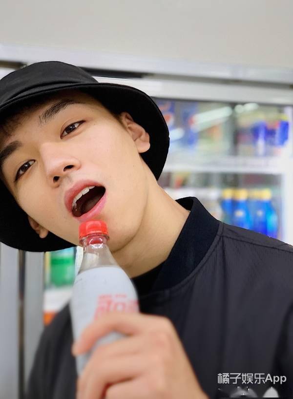 校园小说男主从此有了脸…