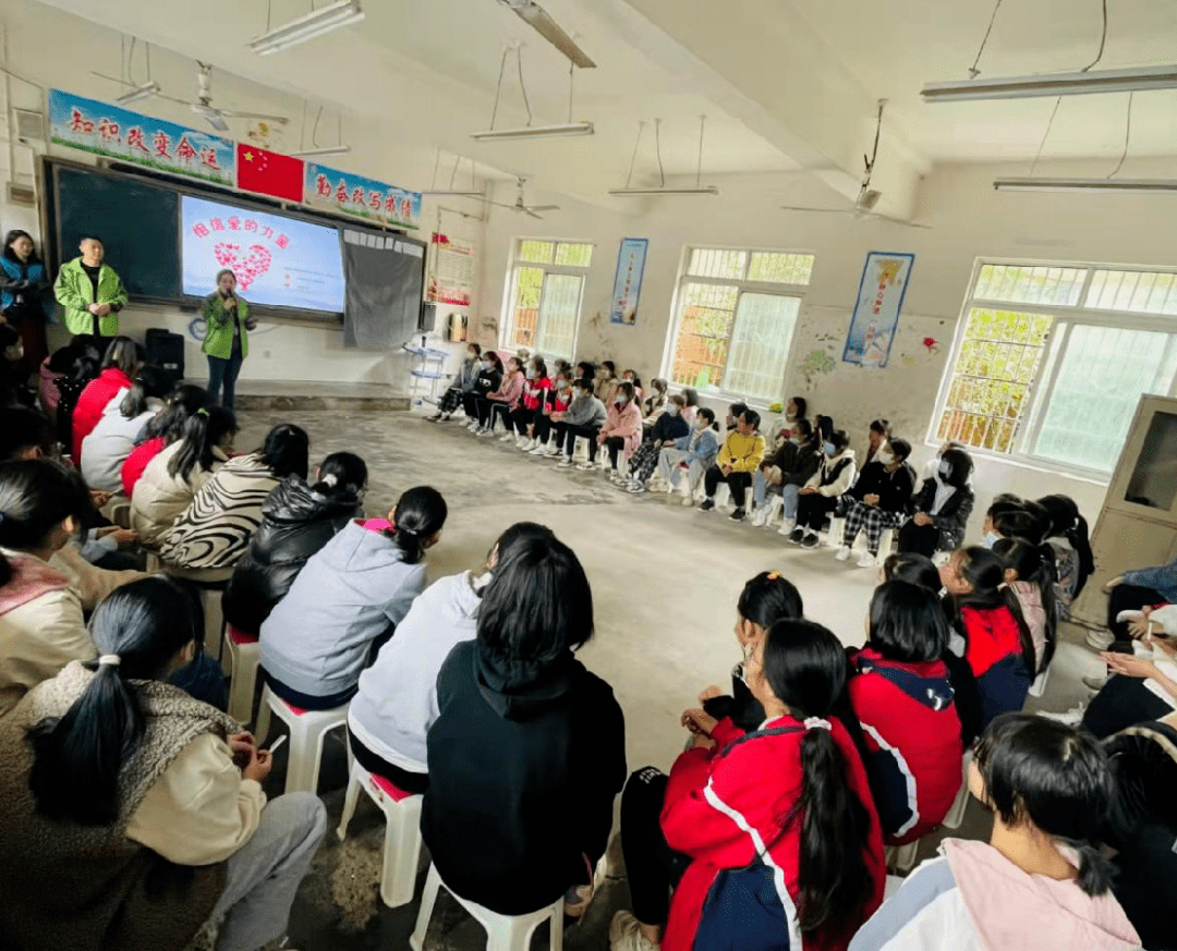 秋意微凉,爱意滚烫 | 三台县青年志愿者协会开展"相信爱的力量"志愿