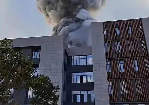 这所名校突发爆炸,大学生2死9伤触目惊心:那些嘲讽的人,没看懂背后