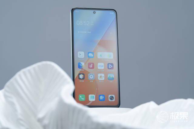 mAh|vivo T1真机上手：骁龙778G+5000mAh大电池，1799售价很亲民