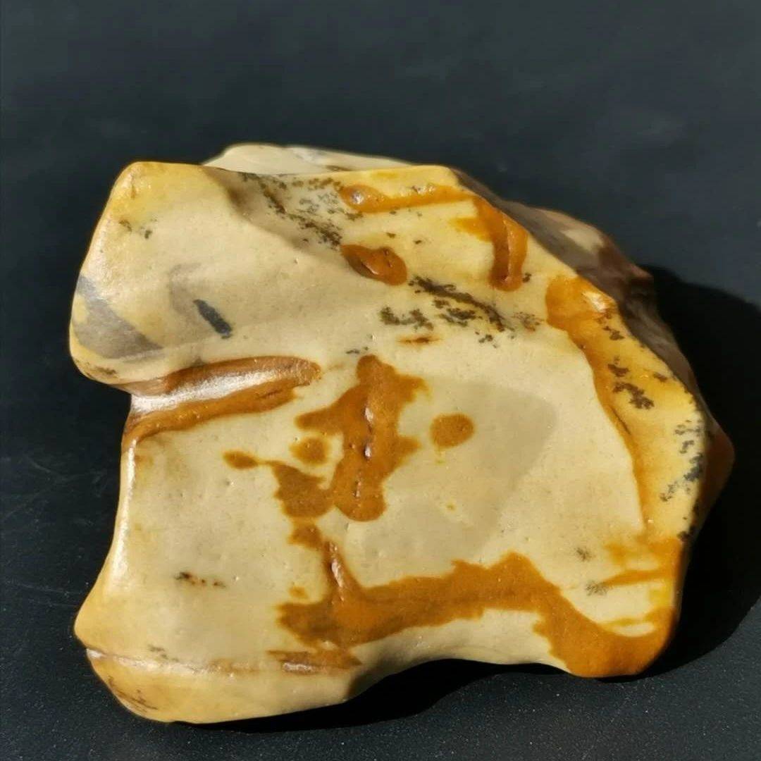 新疆戈壁滩才有的泥石,捡石者的最爱!_奇石