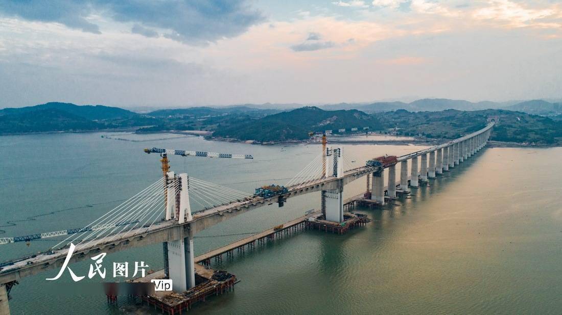 福厦高铁湄洲湾跨海大桥即将合龙
