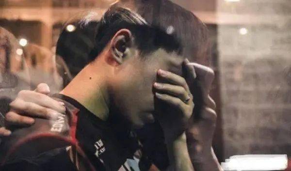 Faker|昨晚朋友圈的两极分化，唤醒了LOL老玩家的多年夙愿