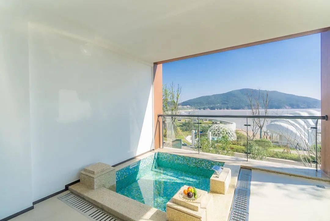 海天台温汤庭院.