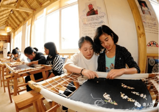 文化 纱绢为肤裁帛为衣,俏丽了千年的唐娃娃