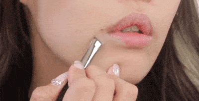 唇膏被赵丽颖吹爆，李佳琦的嘴到底有多好看？