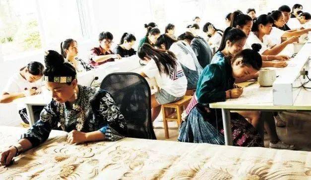 文化 纱绢为肤裁帛为衣,俏丽了千年的唐娃娃