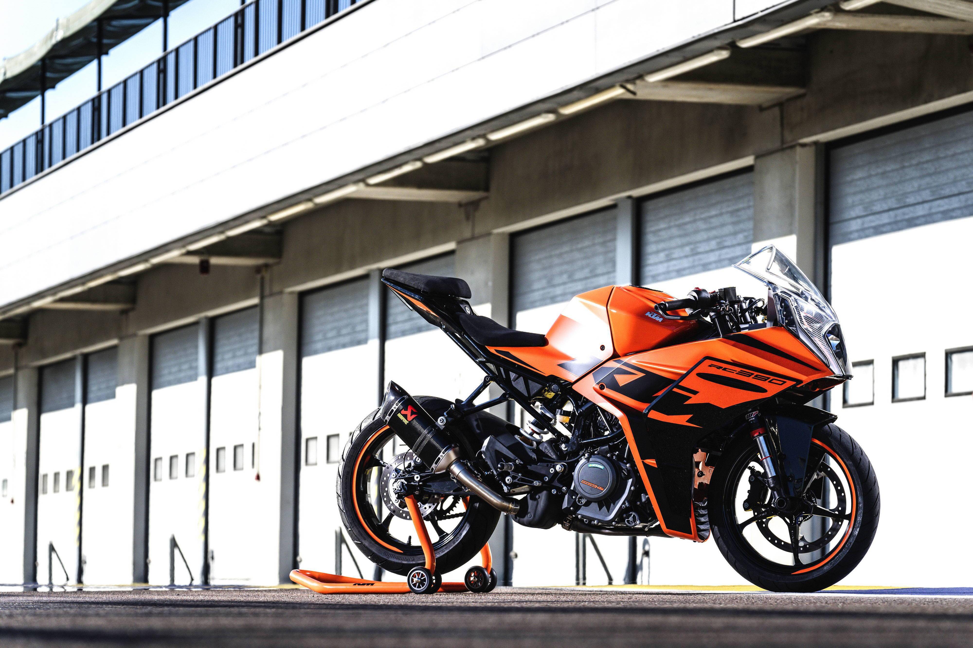 加装了原厂改装组件的ktm新一代rc390