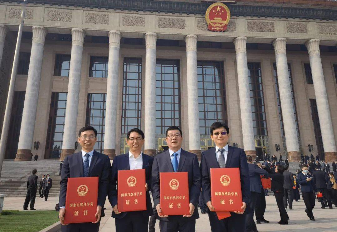 材料|院士拿布袋领奖归来，朋友圈刷屏了