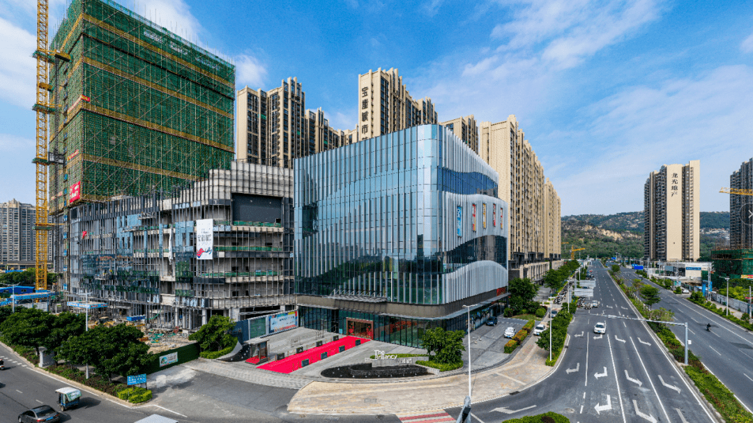 中心等休闲娱乐配套目前,商业 mall已封顶宝能城雄踞东部新城核心区