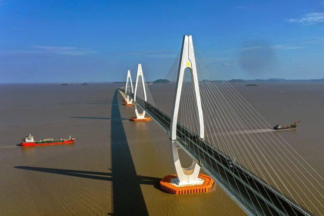 舟岱大桥完成全桥沥青路面施工计划年底建成通车