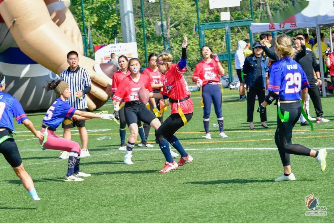 超新星和小姐姐们都在玩的腰旗橄榄球你还不来嘛