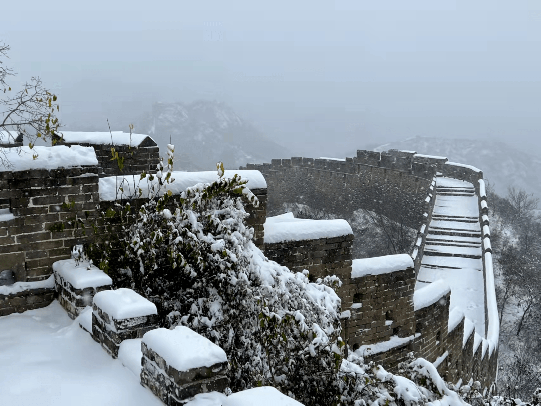 飞雪迎冬来,金山岭长城初雪至!_雪景