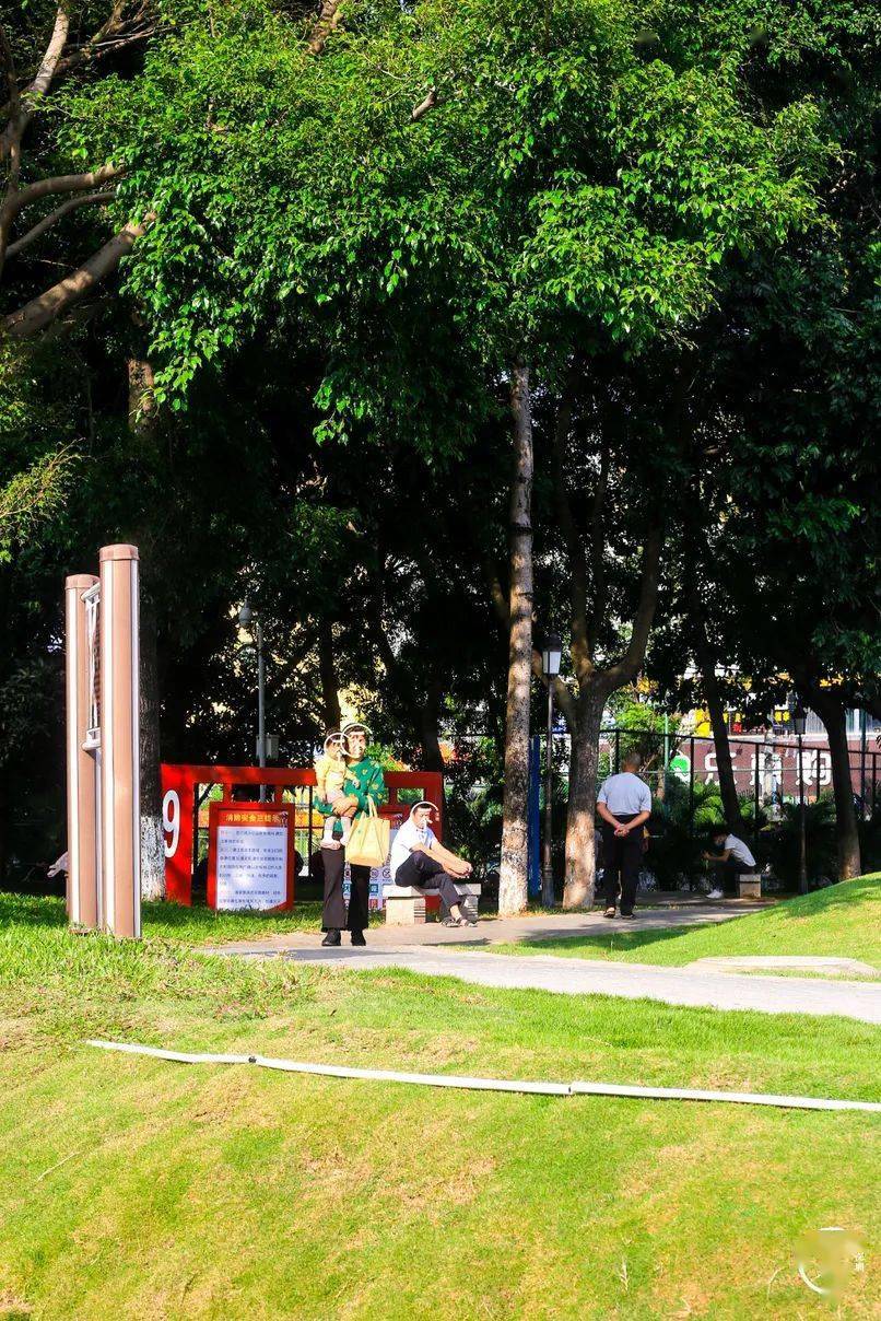 沿着长圳公园一路走来,发现从小孩到大人,他们给我的感受大多是比较