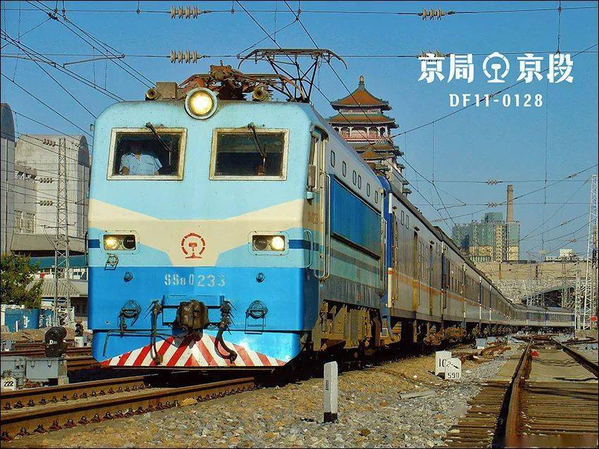 作者:df11-0128地区:北京工作:公务员爱好时间:2003年5月起喜欢车型