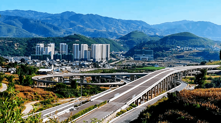 雲臨高速公路項目路線起於雲縣水磨村,接雲縣至鳳慶高速公路,止於臨翔