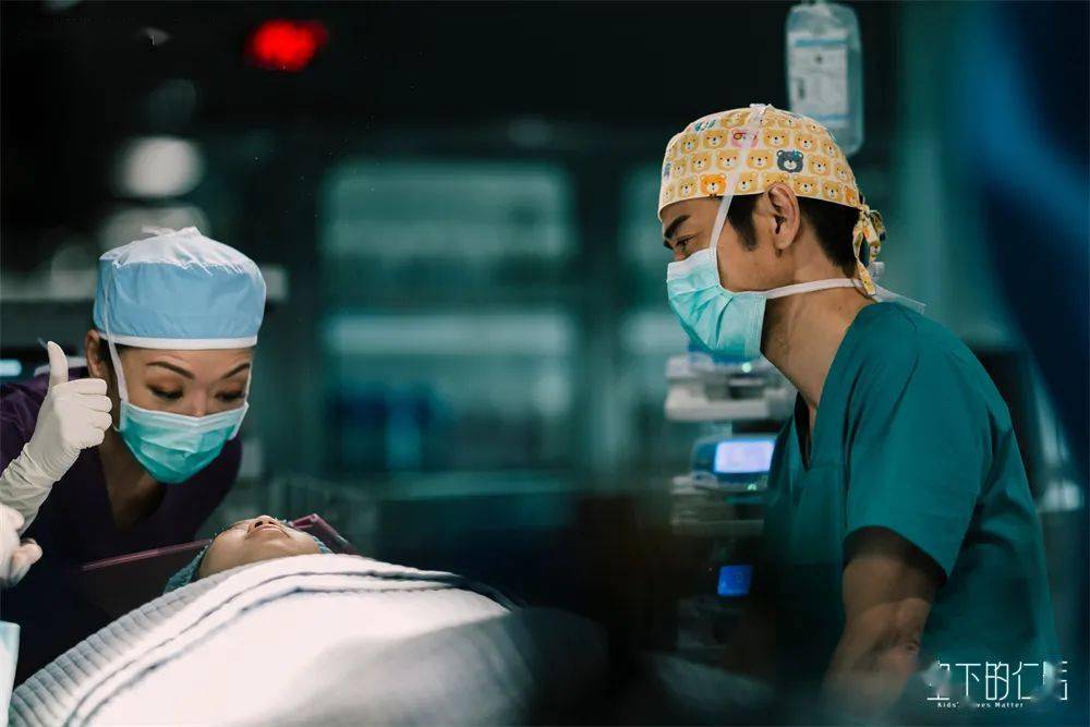 许甘枫|《星空下的仁医》：不要成为一个麻木的人