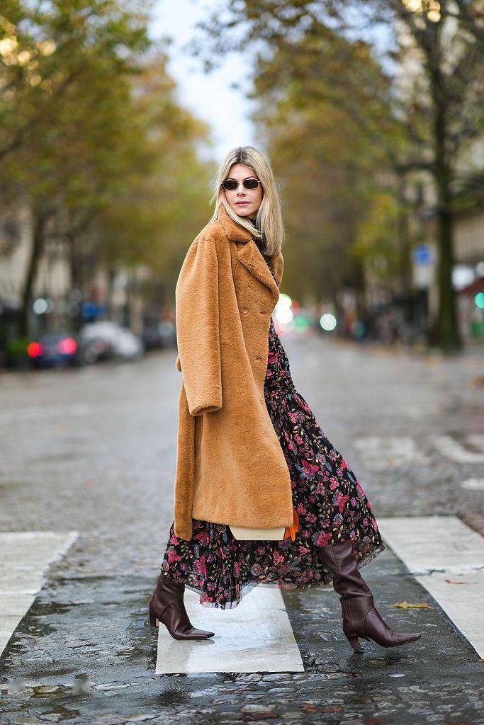 花色搭配or纯色搭配? 两位时尚博主演绎四套秋冬穿搭_tik