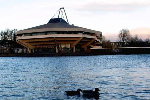 人工智能时代来临，是时候搭上“编程热”这辆快车了