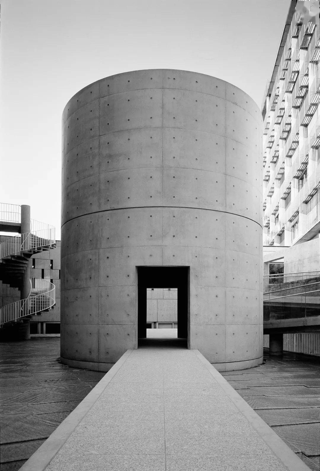 安藤忠雄两次大手术摘除五颗内脏器官后依然要做打心底觉得有趣的事情